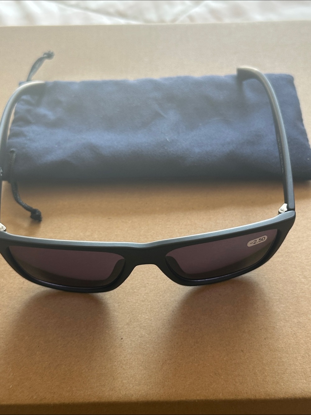 Unisex Matte Black Sunglasses with Purple Tint Lenses -2.5 Readers W/Cloth Case